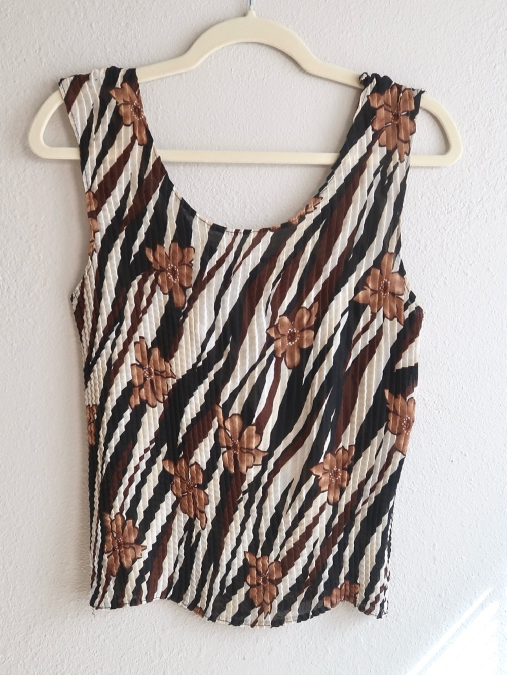 Y2K Sleeveless Floral Stripe Crinkle Tank Top in Brown, Black & Cream